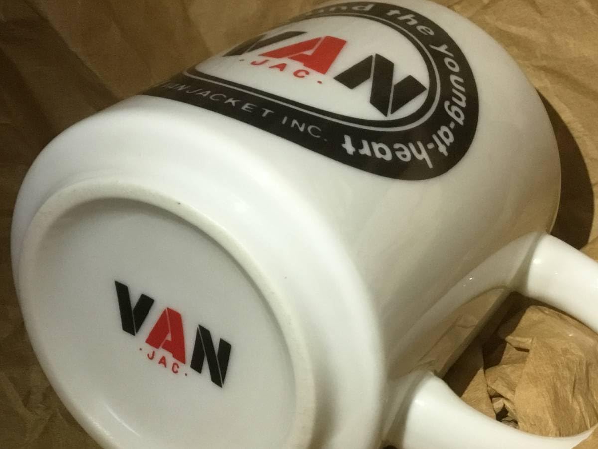 VAN JACKET INC. 皿 ① VAN STORE