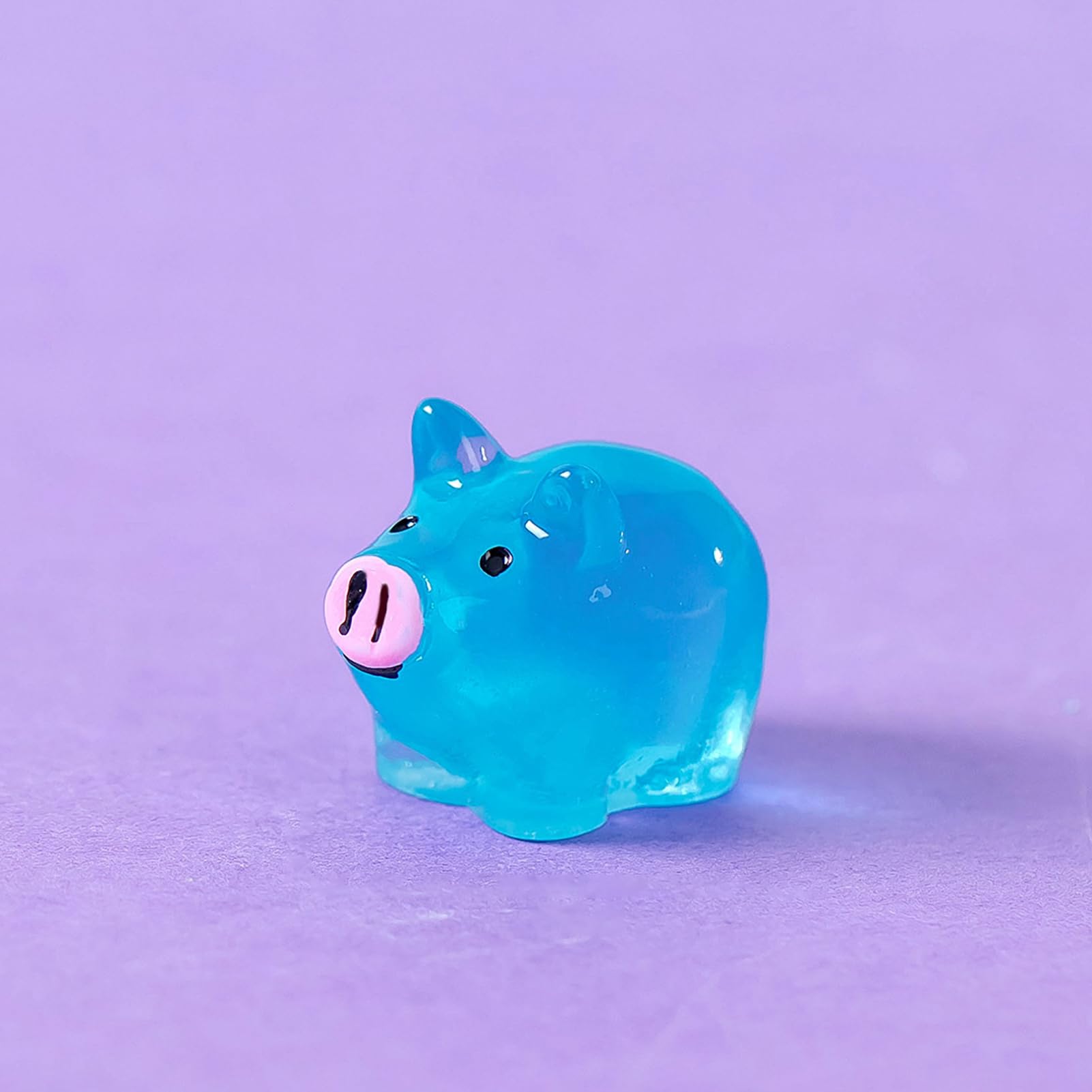 Amazon.co.jp: 彼ユエヘ 暗闇で光る豚のオーナメント 樹脂彫刻 12個