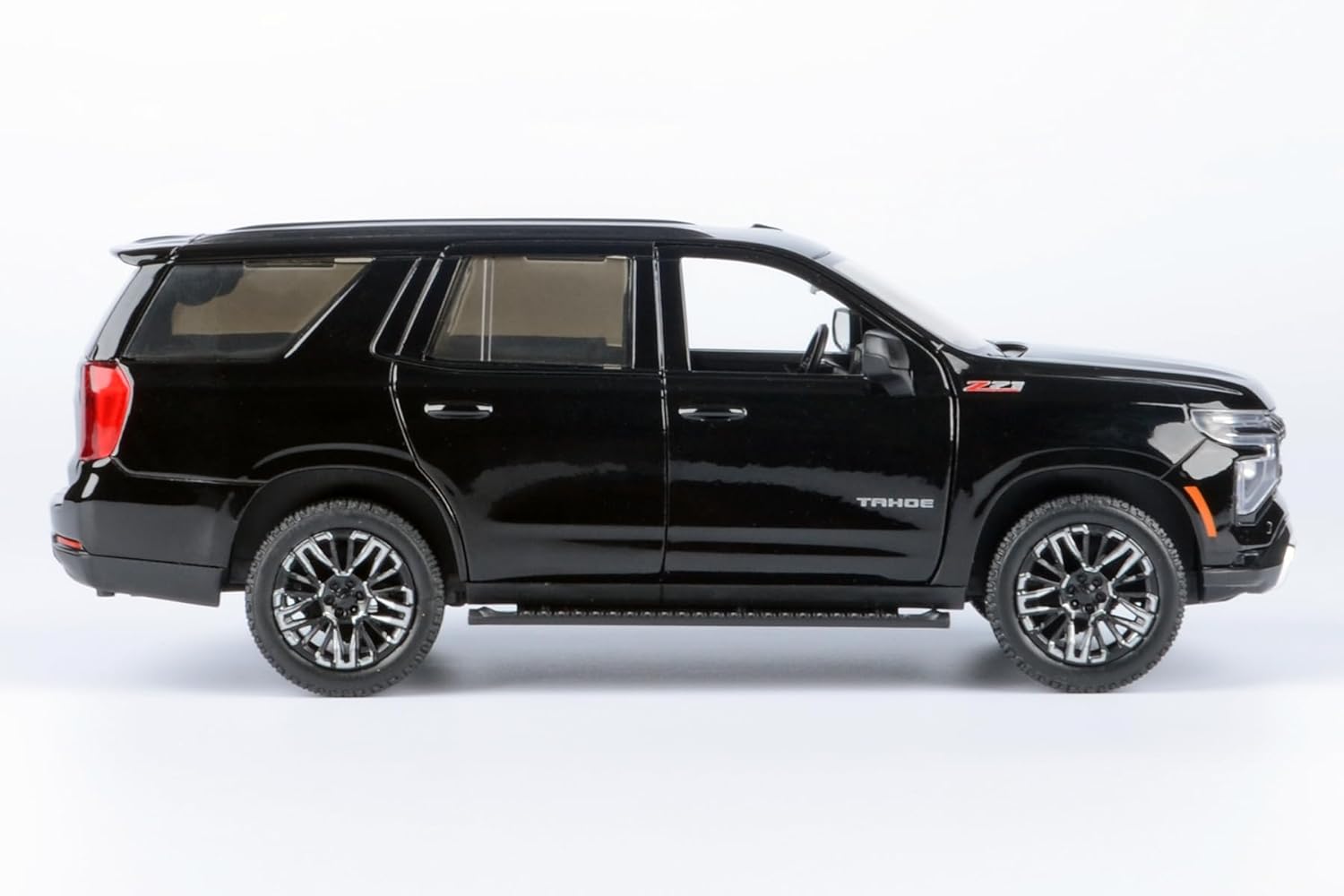 2025 Tahoe Z71 1/24 Diecast Car Model SUV Motor Max 79392 Black