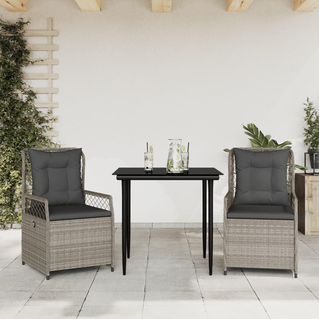 Salon de jardin 3 pièces gris clair avec table basse en verre trempé et chaises en résine tressée