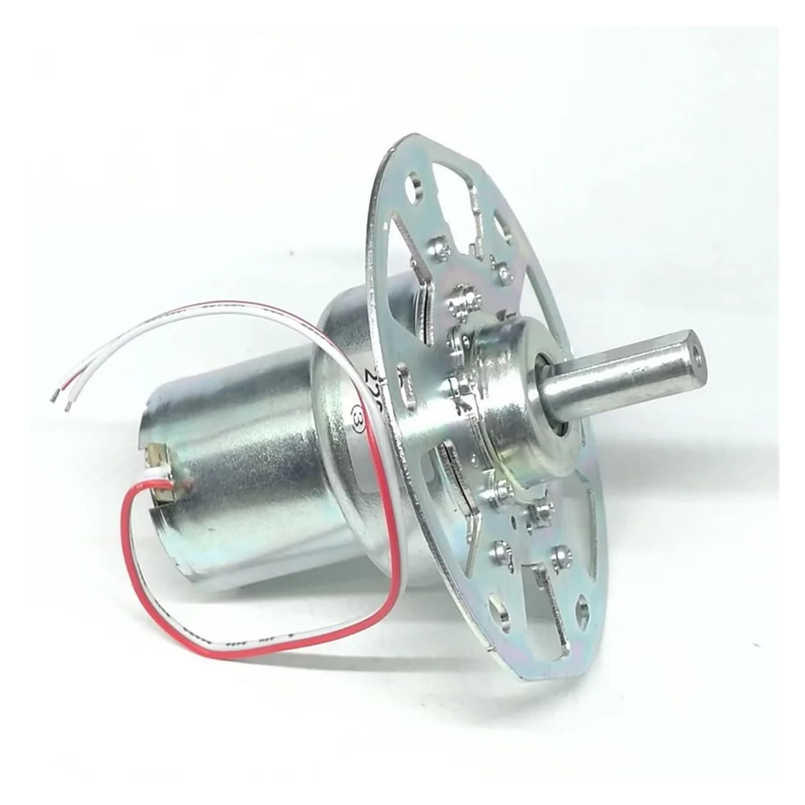 1 motor de engranaje dedicado con regulador de CC.