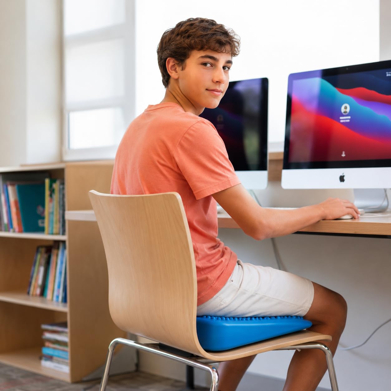 PHYSIOWORX Teen Wackelsitz, aufblasbares Keil-Wackelkissen, PVC-Material – fördert aktives Lernen – verbessert Fokus und Körperhaltung – sensorische Sitzlösung für ADHS und Autismus – ab 10 Jahren