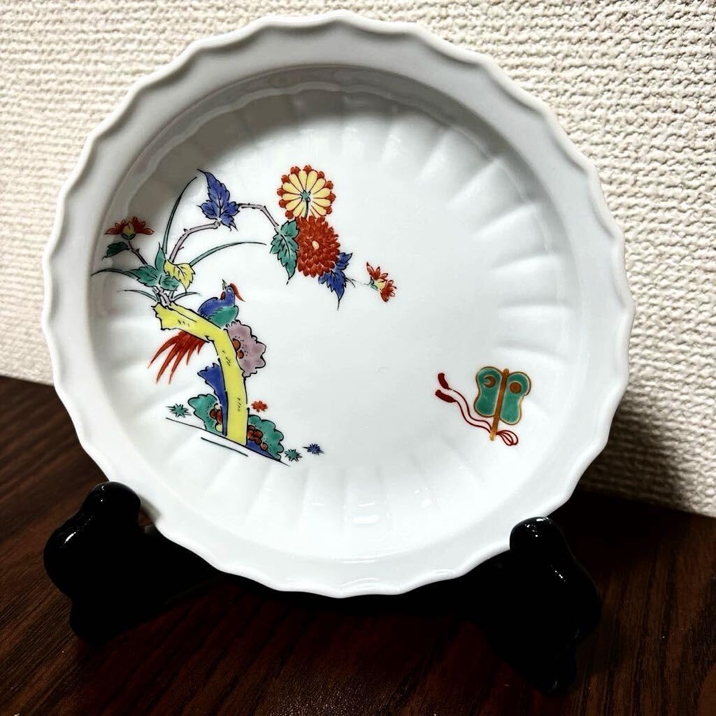 有田焼 ( 柿右衛門様式 )  柄違い銘々皿  5枚セット Amazon.co.jp: 有田焼 柿右衛門様式 柄違銘々皿5客 : ホーム