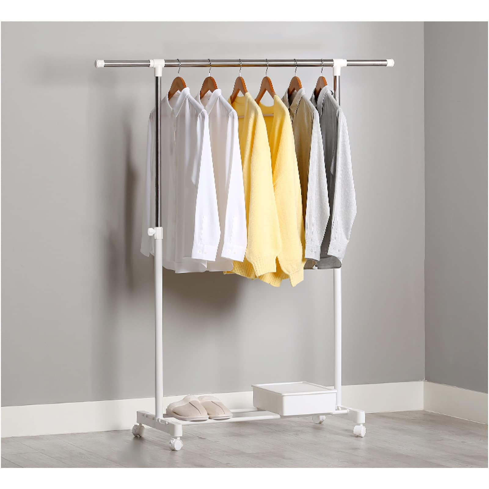 Porte-vêtements extensible en métal pour suspendre les manteaux sans encombrer