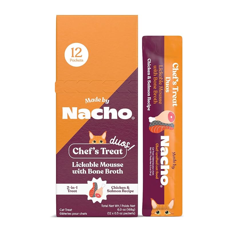 Petisco líquido para gatos em mousse lamível com caldo de ossos, frango e salmão Made by Nacho, pacote com 12 tubos de 14 g