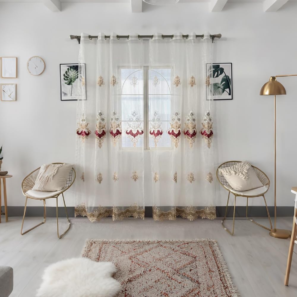 Rideaux transparents brodés pour filtrer la lumière du salon avec style