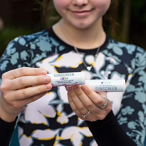 Miniatura 6 de Olita Mineral Sunstick SPF 30 Protector solar para niños, sin fragancia, 0.6 onzas, amplio espectro, sin químicos, totalmente natural, seguro para