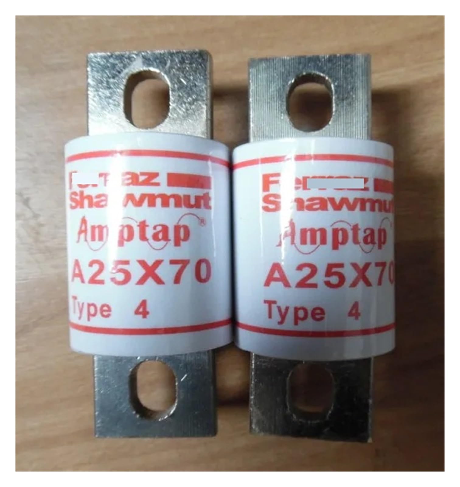 Fusibles A25X70-4 haute performance pour équipements industriels