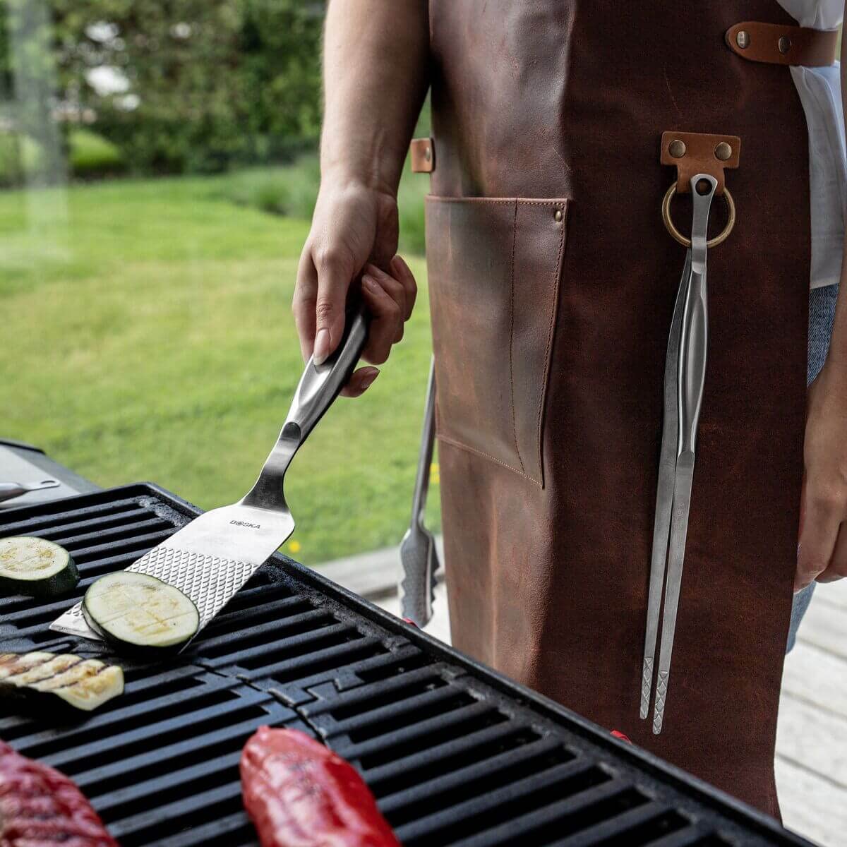 Boska Burger & Veggie BBQ Tools Monaco+ / 2 akcesoria do grilla/100% stal nierdzewna/zestaw prezentowy/do grillowania i kuchni, struktura rombowa, ekstra przyczepność, możliwość mycia w zmywarce, sprawdzony przez ekspertów