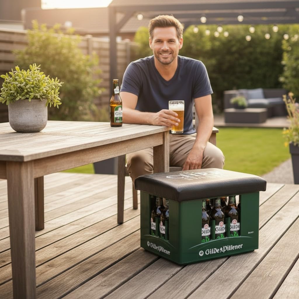 Cult at Home Bierkastensitz Chefsessel - Sitzkissen Bierkiste inkl. Bierdeckel Memospiel - Bierkasten Sitz Bierhocker für Bierkasten Getränkekiste - Geschenkideen für Papa - Geschenk für Männer