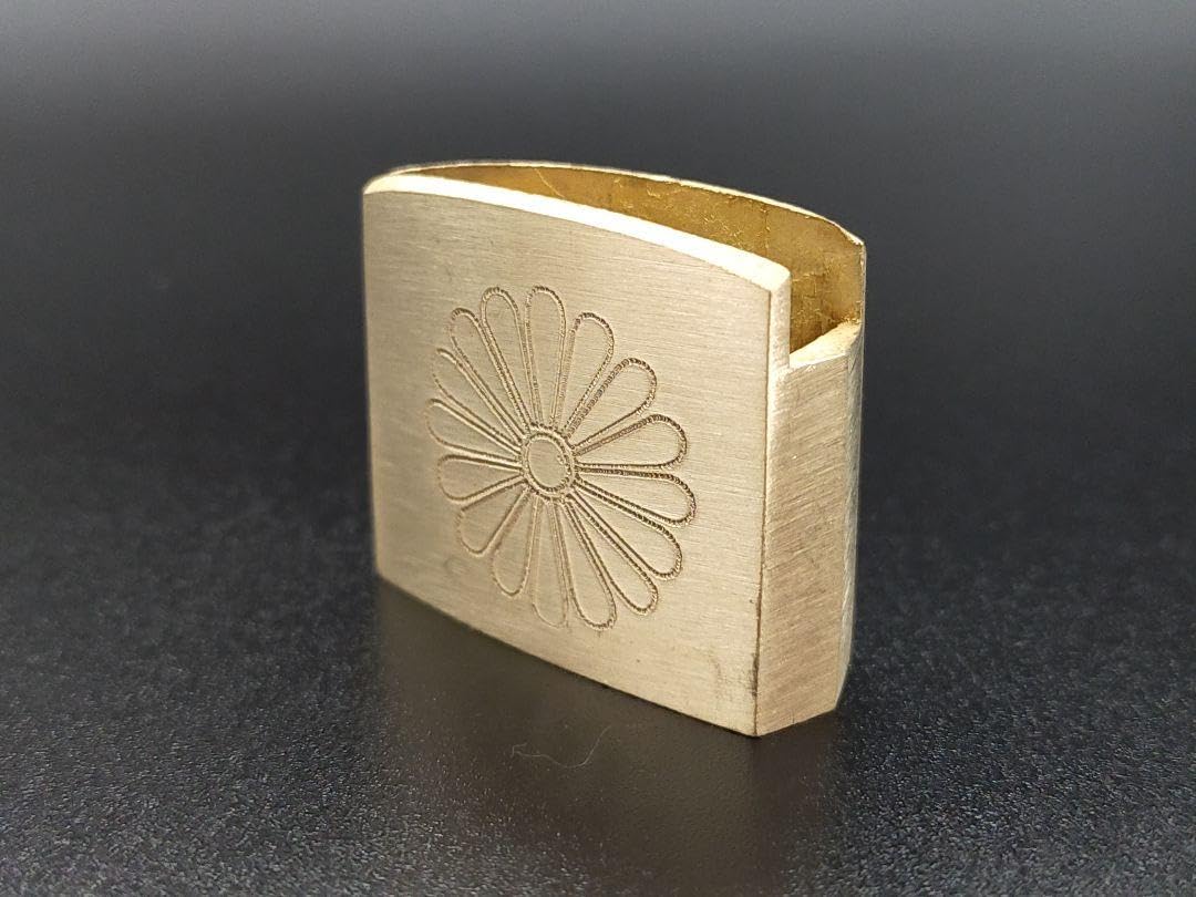 Amazon.co.jp: はばき 銅製彫刻 菊紋図 家紋 金工 ハバキ 日本刀装具