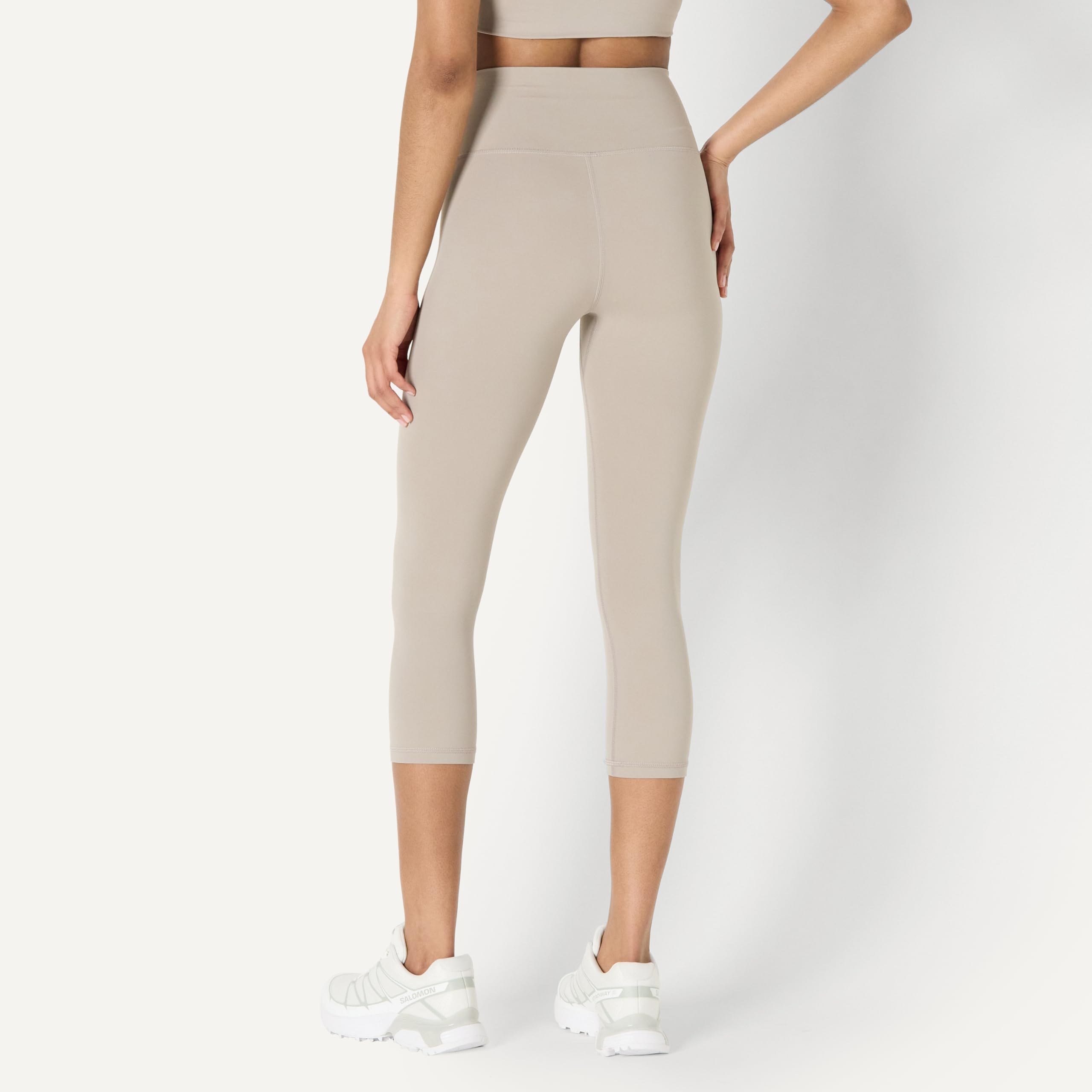 Amazon Essentials Damen Active FormFlex Buttery Soft Capri-Leggings für Yoga und Workouts mit Taschen, hoher Taille, Schrittlänge von 48 cm