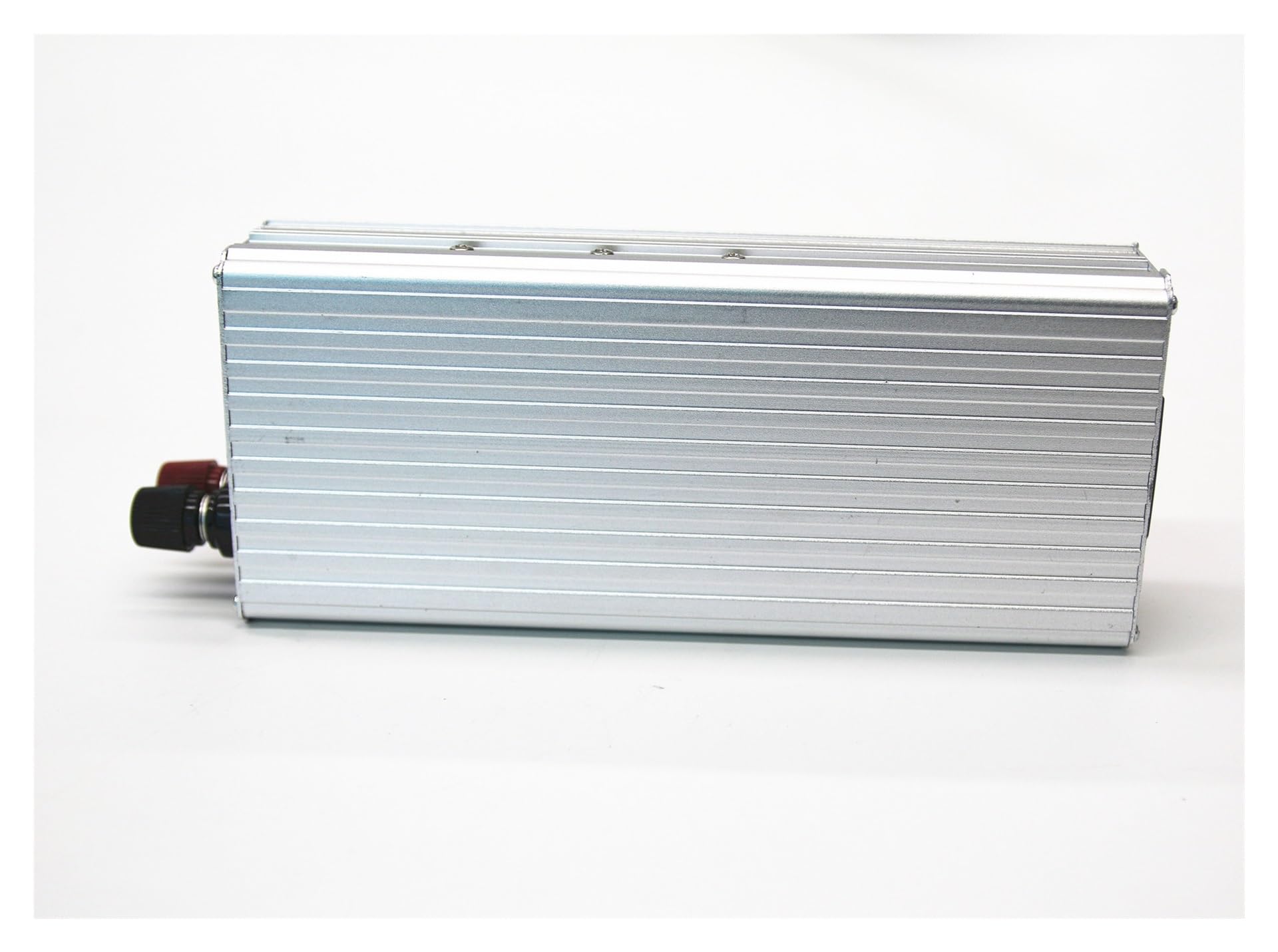Onduleur de voiture 1500W pour camping et longs trajets avec prise AC et port USB pratique