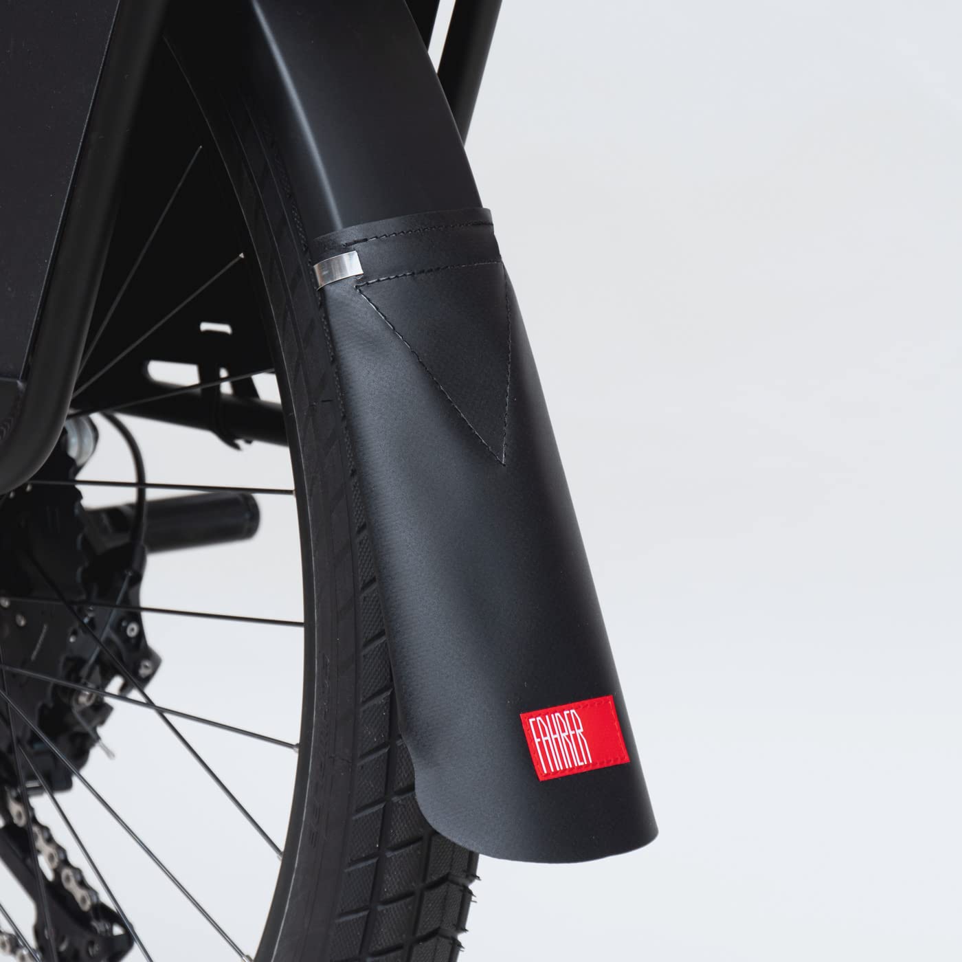 Fahrer Berlin Unisex – klapki natryskowe Latz-E dla dorosłych, czarne, 90 mm