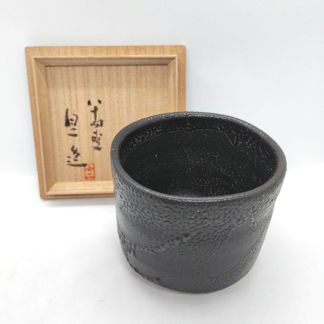 Shigeru Takahashi Black Oribe Matcha Bowl *Wooden box is not included if shipped overseas*