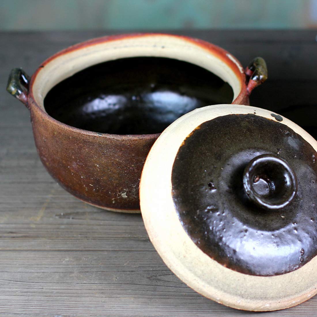 Garnek do zapiekania, garnek do gotowania na wolnym ogniu, gorący garnek ceramiczny, zapiekanka z pokrywką, tradycyjna, staromodna zapiekanka gliniana, mały okrągły gliniany garnek, urządzenie do goto