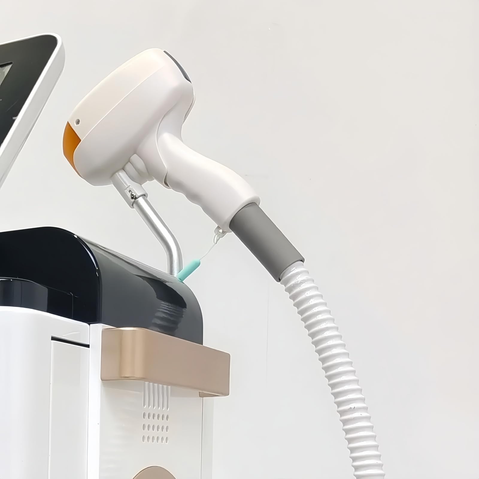 Il laser del diodo 808NM rimuove l'epilatore del laser 4000W professionale della macchina dei capelli rimozione permanente dei capelli del titanio del ghiaccio 4 lunghezze d'onda Salone