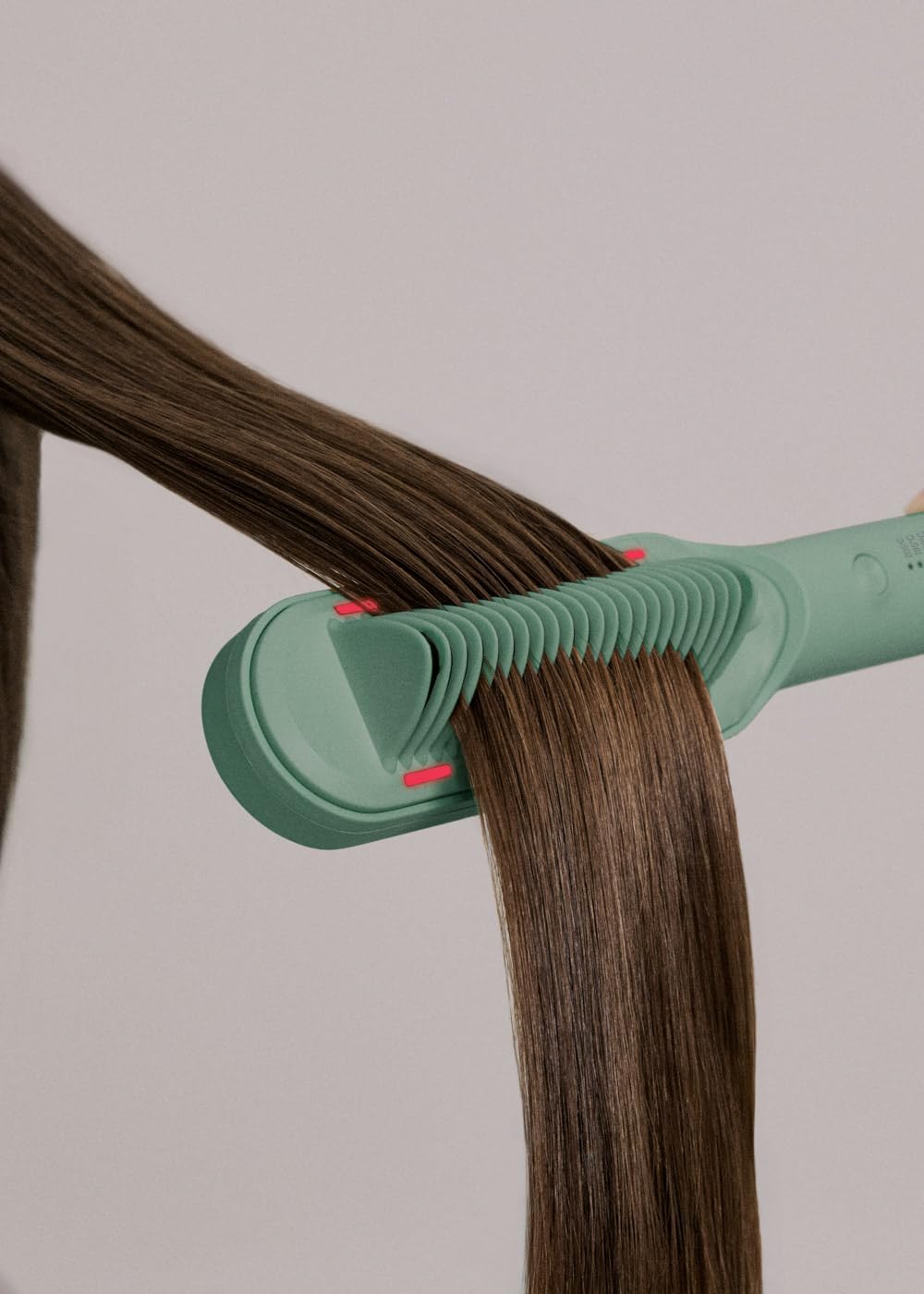 CREATE/ION LED STYLER/Spazzola lisciante ionica con trattamento LED verde salvia/Tecnologia anti-frizz, protezione anti-scottatura, spegnimento automatico di sicurezza, 35W
