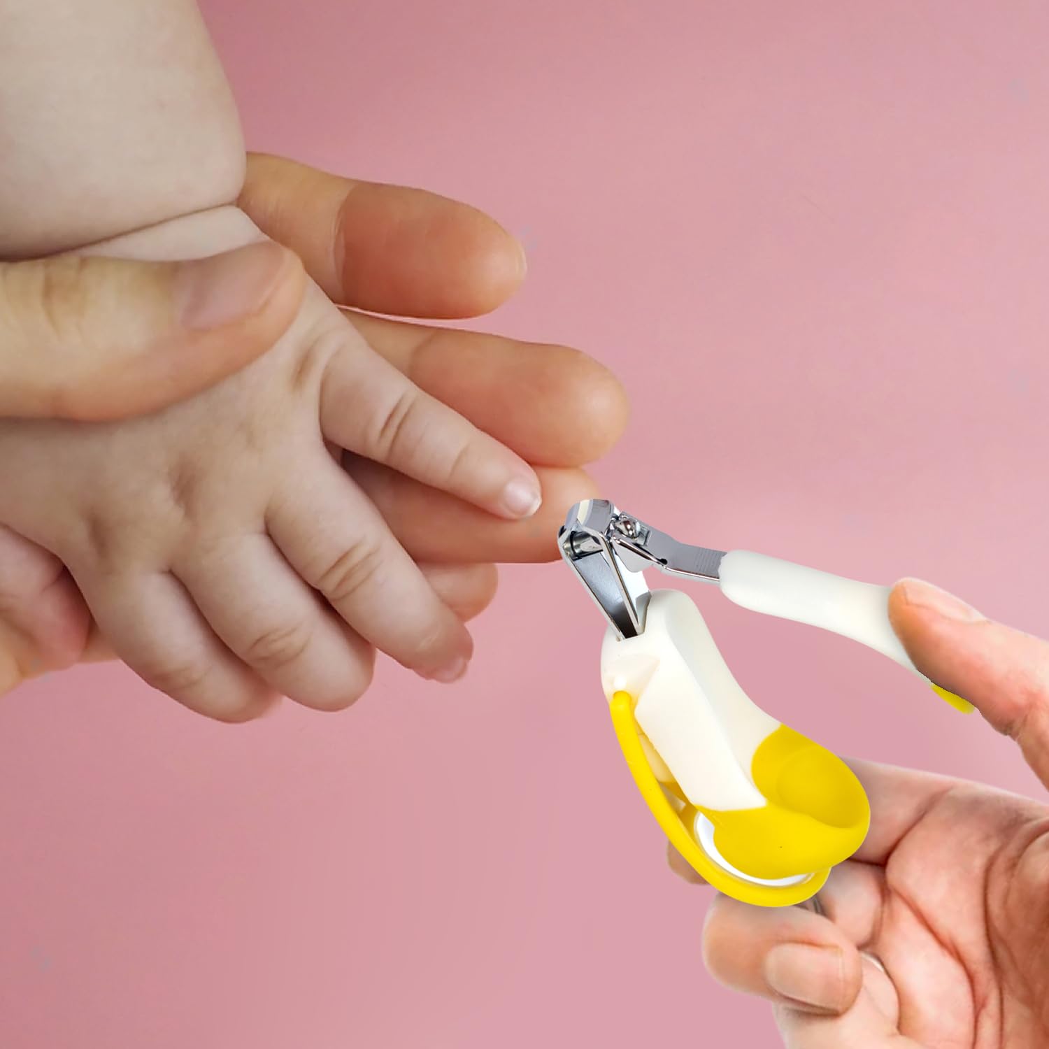 Mee Mee Baby Nail Clipper with Magnifier Zoom Lens, Safety Nail Cutter for New Born Babies Infant Toddler (Single Pack - With Magnifier, White/Yellow) - Image 3 thumbnail