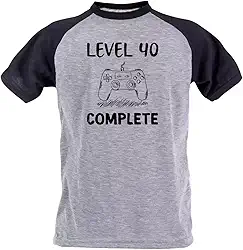 Camiseta level 40 complete presente geek gamer 40 anos Cor:Preto com Cinza;Genero:Unissex;Tamanho:G