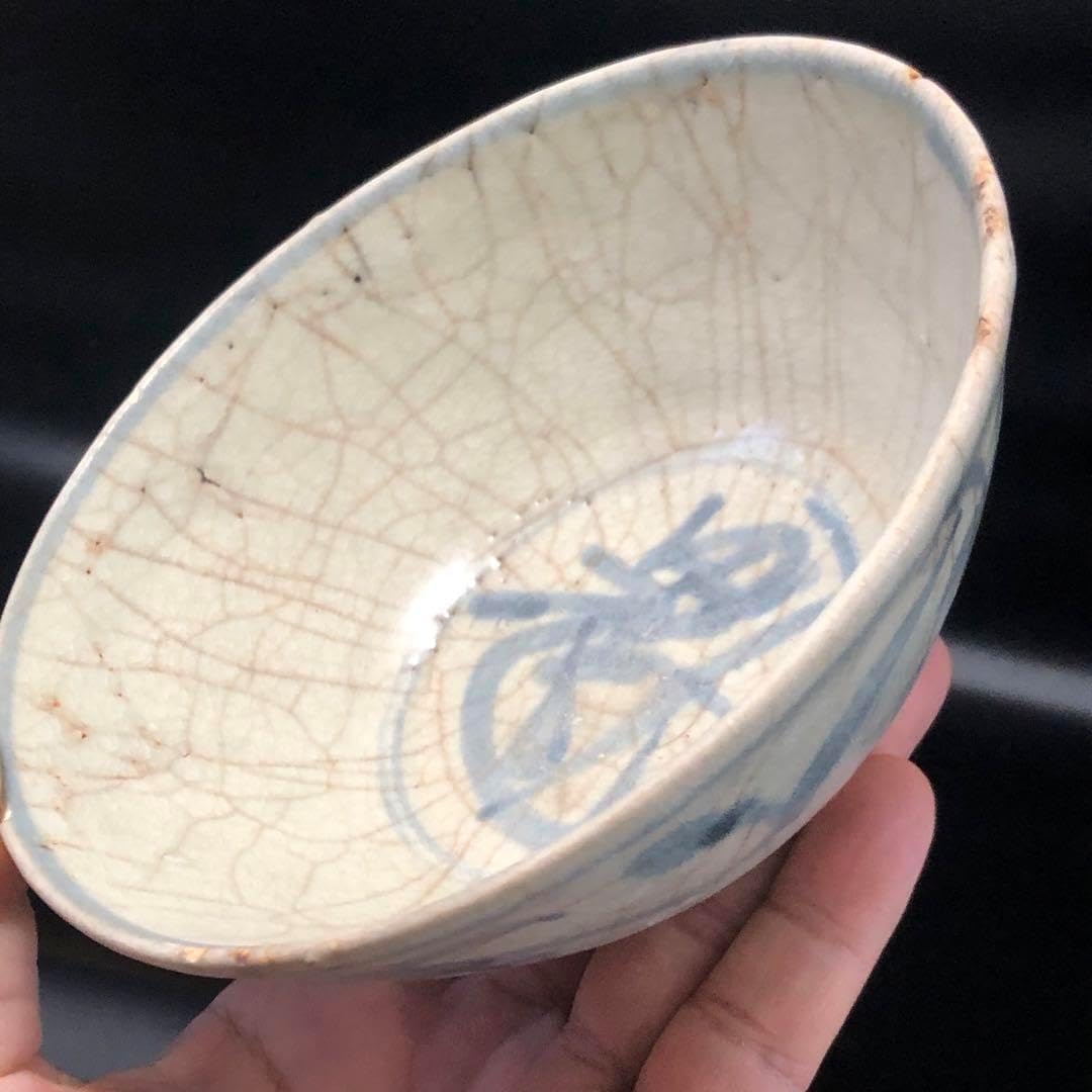 美しい古美術蔵から紺色のアザミの花が描かれたステキな雰囲気の夏茶碗