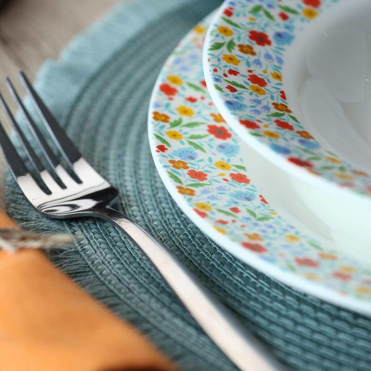 Vajilla Versa 18 Piezas - Porcelana De Alta Calidad, Rayas Grises, Moderna, Ideal Para Comidas Diarias Y Ocasiones Especiales (26,5x26,5 Cm)
