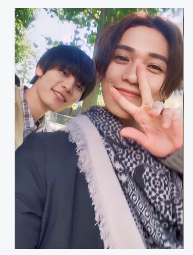 Amazon.co.jp: 美しい彼 写真 荻原利久 八木勇征 : おもちゃ