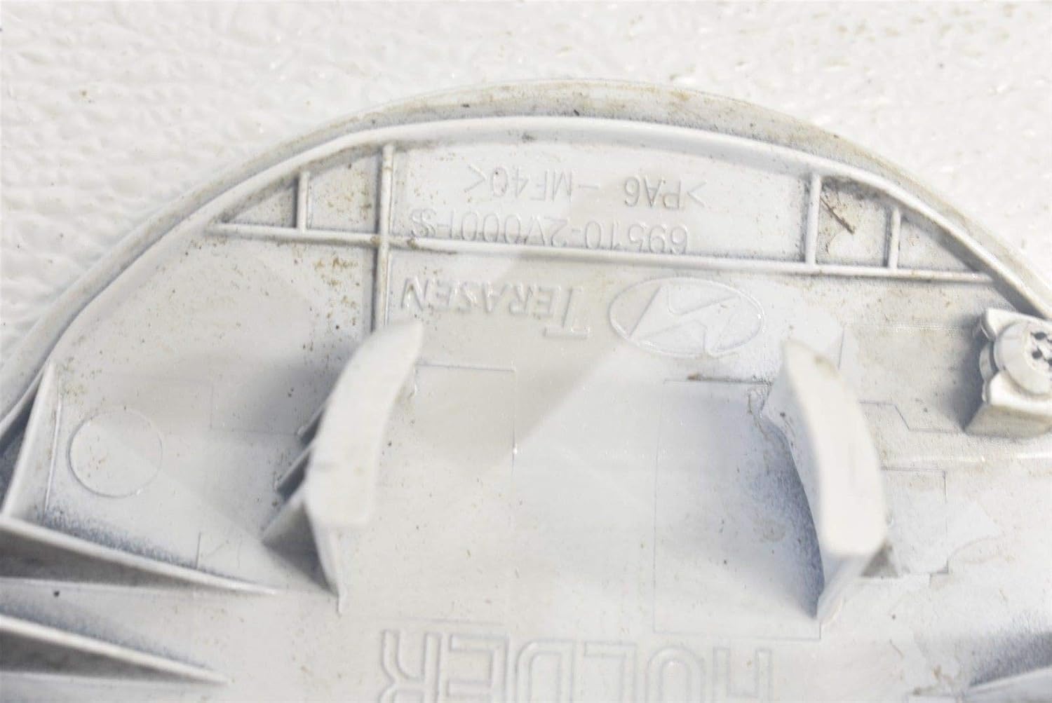 Genuine OEM 69510-2V000 Fuel Filler Door / 695102V000 for Hyundai Veloster 12-17