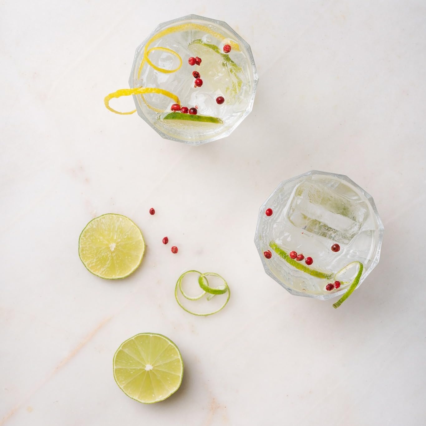 JAS Juicy & Sparkling GIN TONIC + Top Dispenser + Ice Bag Kit Completo | Cocktail alla Spina Pronto da Bere Premiscelato London Dry Gin & Acqua Tonica | Fustino MINIKEG alla Spina 3 LT. (20 porzioni)