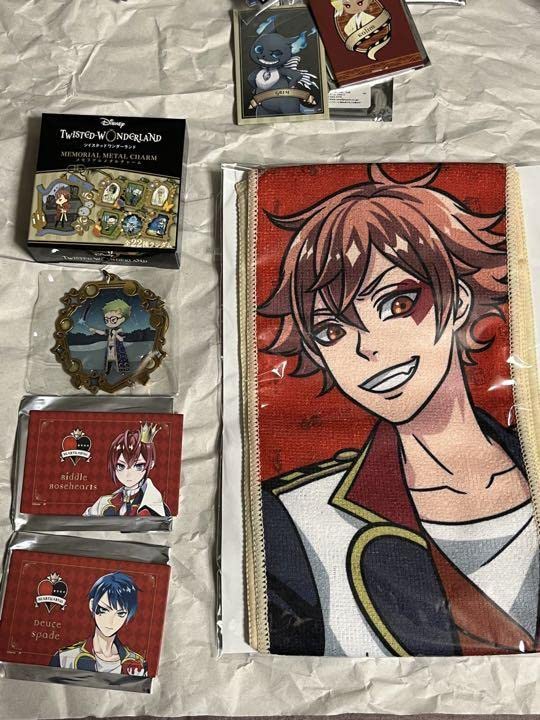 ツイステ ハーツラビュル寮 100点以上まとめ売り ツイステ