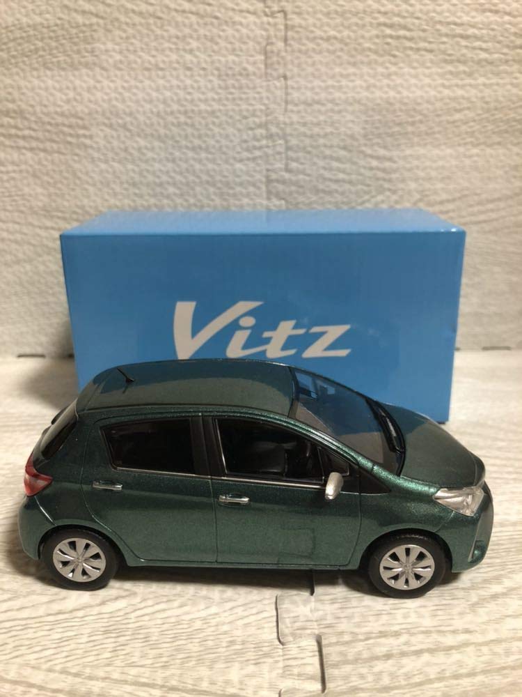 1/30 ヴィッツ ジュエラ Vitz jewela 後期 カラーサンプル ミニカー