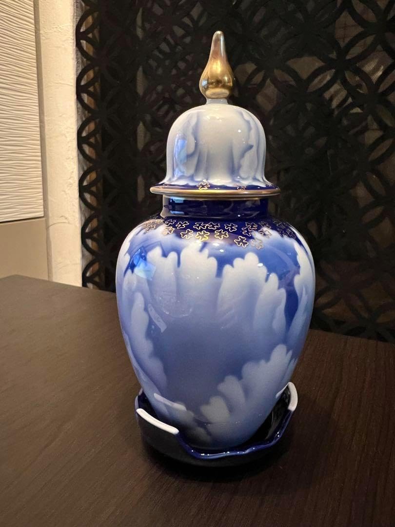 深川製磁 染付金彩牡丹紋 沈香壺 飾壺蓋付 台付