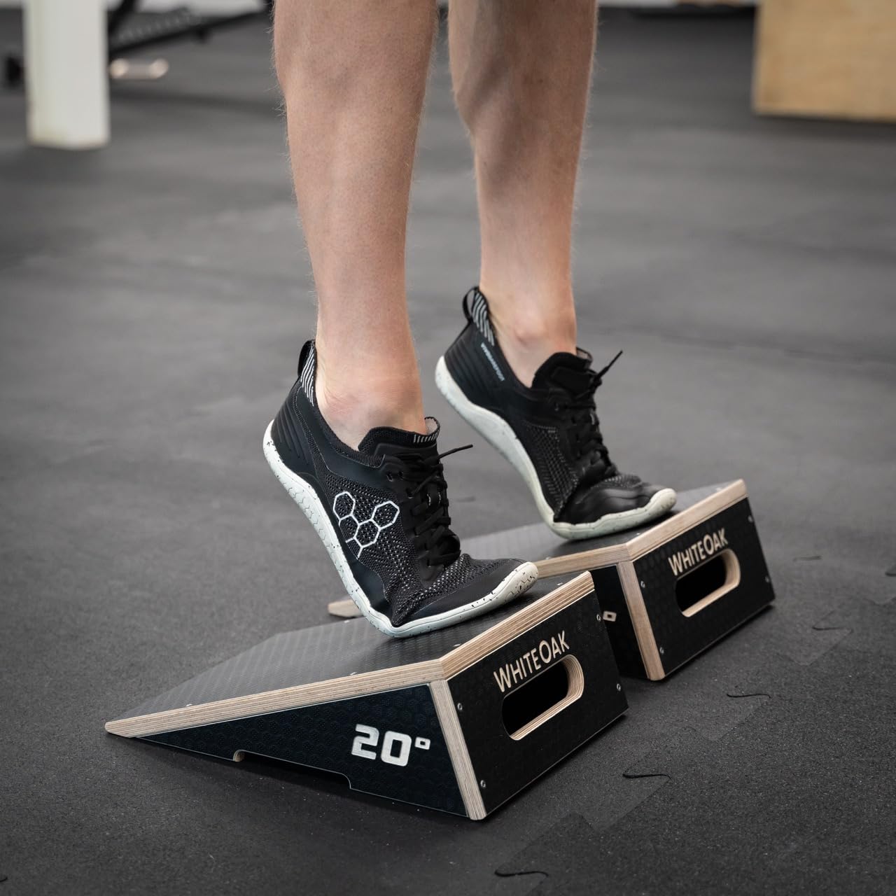 Planche Inclinée WhiteOak – Squat Wedge 400 Kg – Étire Mollets, Genoux & Mobilité – Idéal Physiothérapie & Fitness