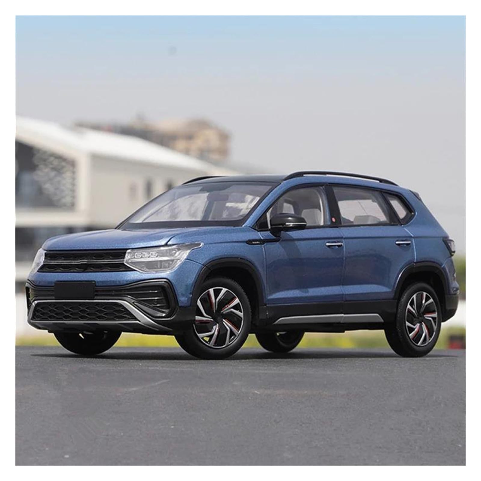 BANKOTO Diecast Car 1:18 For Tharu 2023 SUV Car Alloy Diecasts Metal Vehicles Model Collectible