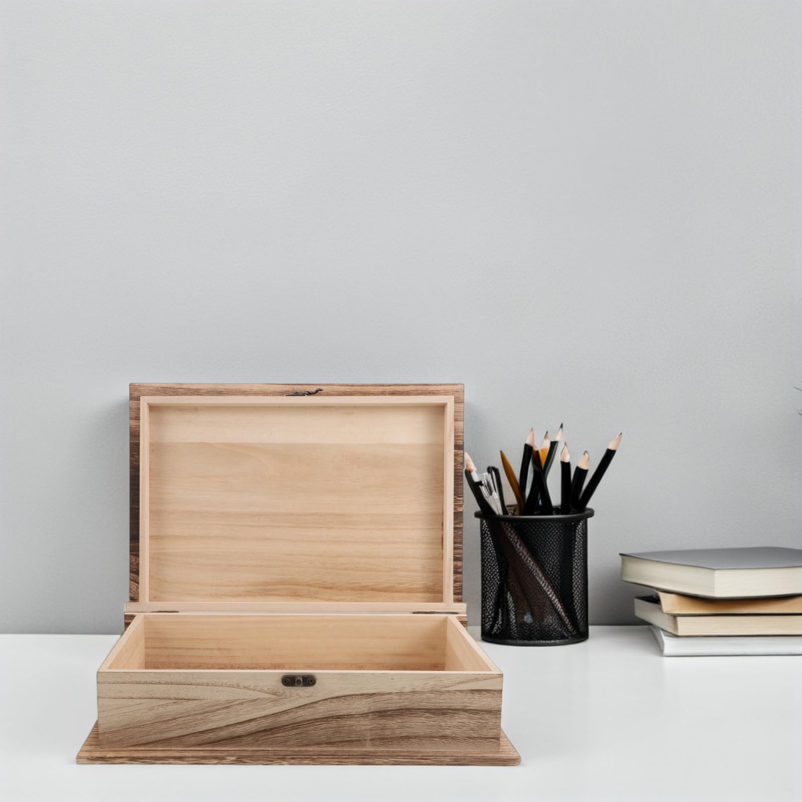 Holibanna Vintage Holz Buchbox mit Klappdeckel und Frontverschluss Große Rustikale Aufbewahrungsbox für Bücher Rechteckige Erinnerungsbox als Dekorative Gedenkbox