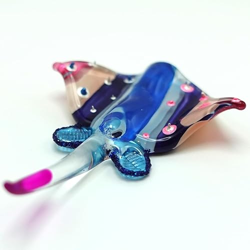 Miniatura 6 de Manta Ray - Pequeñas figuras en miniatura de animales soplados a mano, arte de vidrio soplado a mano, regalo coleccionable para decorar (rosa y azul)