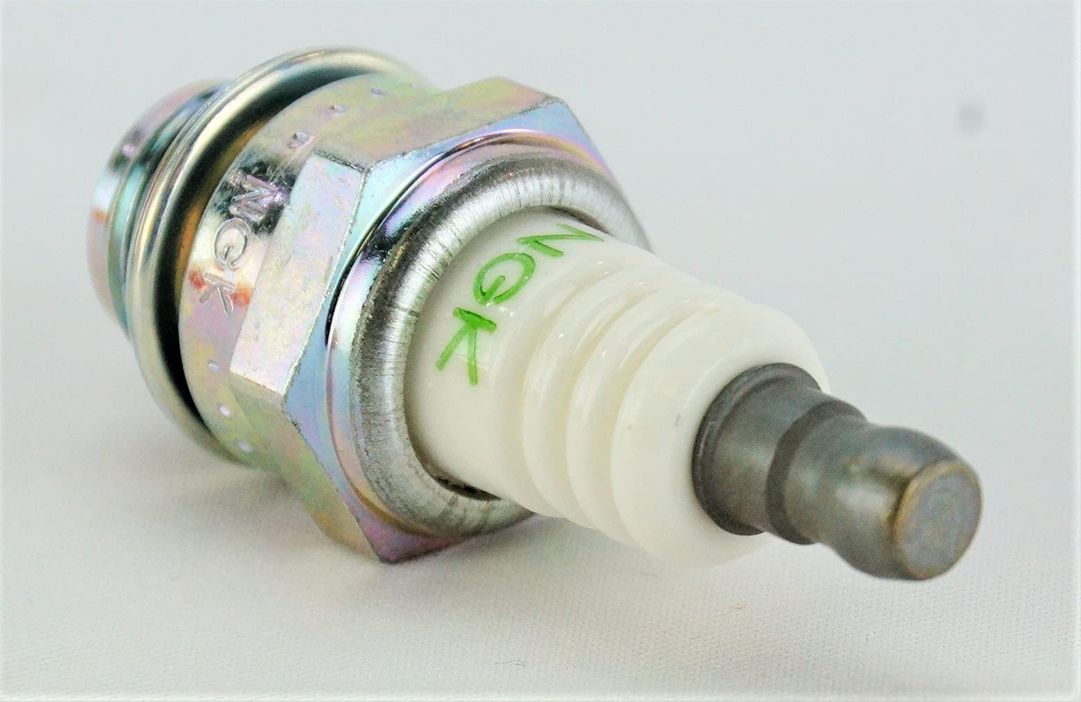 NGK (5574) BPM8Y bujía estándar, paquete de