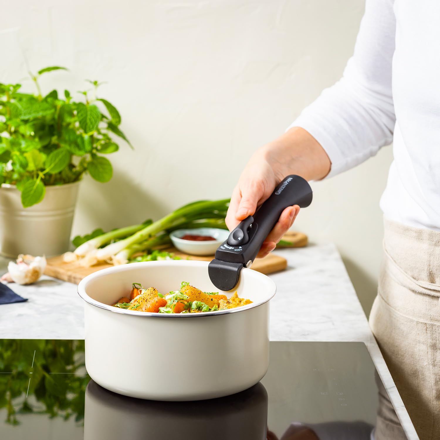 Amazon.com: Green Pan Click Chef Saucepan, 6.3 inches (16 cm