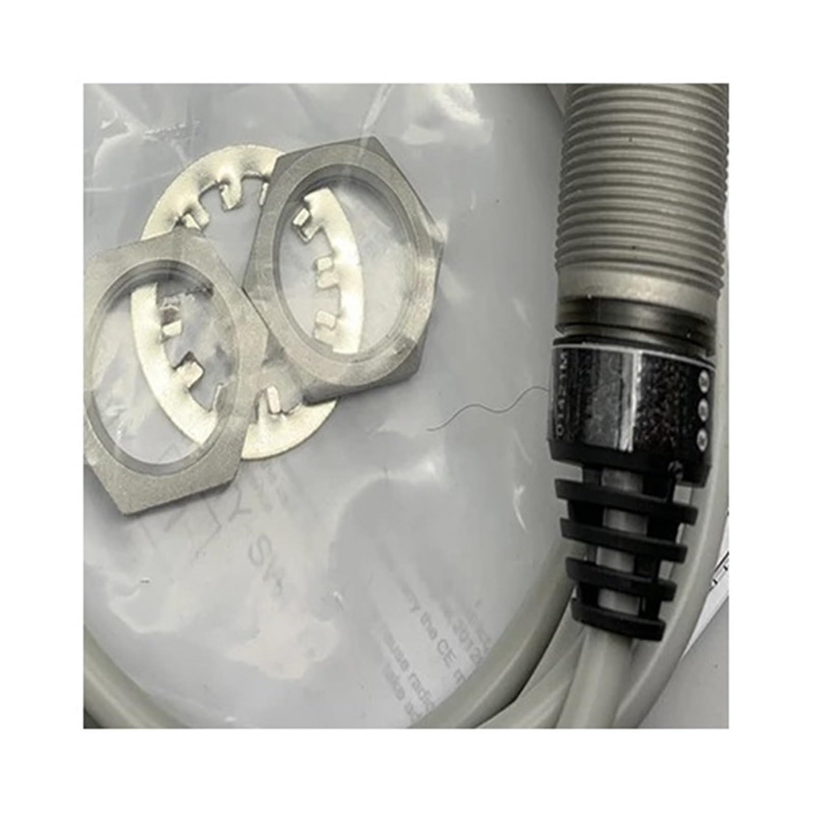 Interrupteur E2EW-X10B3T18-M1 détecteur inductif M18 PNP