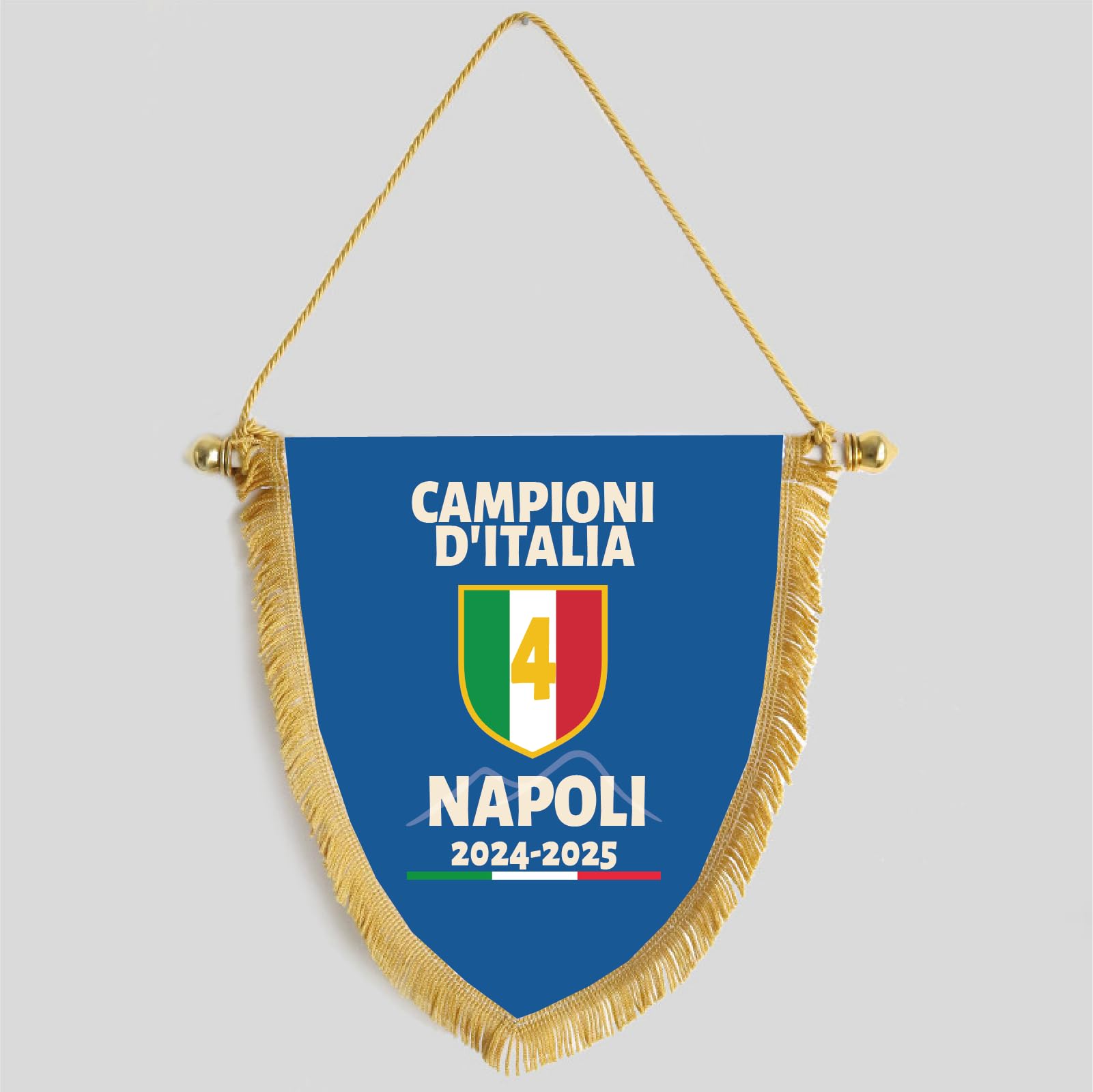 D&Vlab Gagliardetto Celebrativo Napoli 4° Scudetto 2025 Campione D'Italia, Bandiera in tessuto con Frangia Oro 22x25 cm Partenopei per Tifosi Ultras Calcio Sport Napoletani Supporters Calcio