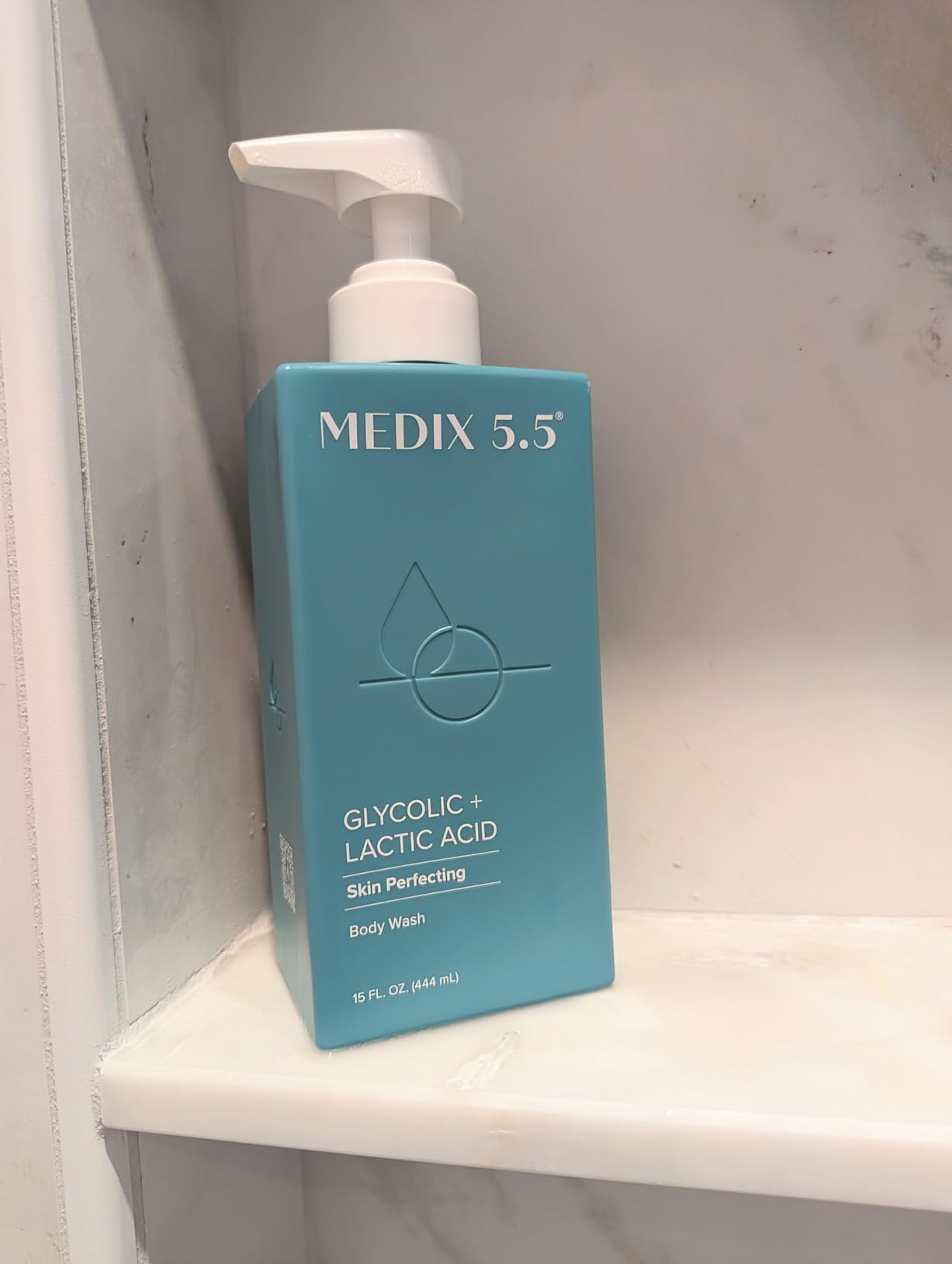 Medix 5.5 MEDIX Smooth & Glow 3PC Skin Care Set | Glycolic Acid Exfoliating Body Wash Gel + Brightening Vitamin C Cream + Firming Retinol Body Lotion Gift Box | Skin Care Products |