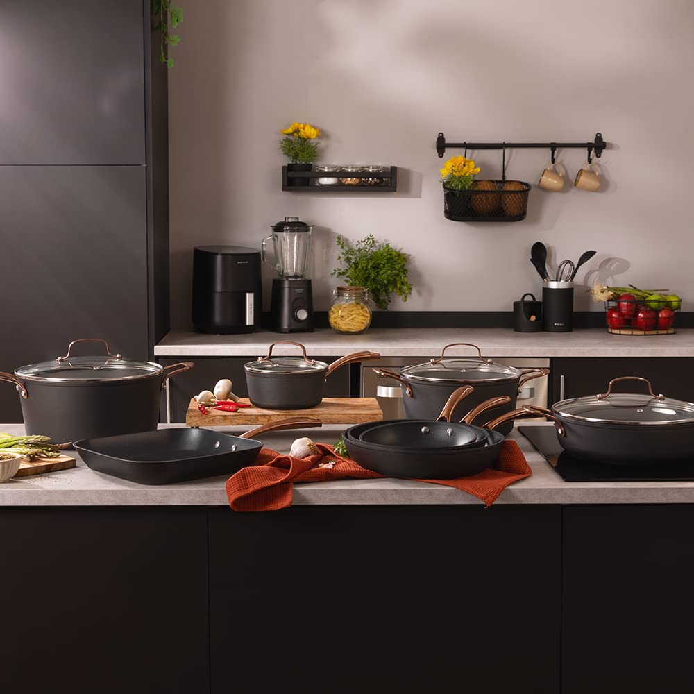 Cecotec Topf Polka Fantasy 28 Pot Golden. Durchmesser 28 cm, Fassungsvermögen 7,1 l, geschmiedetes Aluminium, Antihaftbeschichtung Platinum Plus Teflon, PFOA-frei, geeignet für alle Arten von Herden