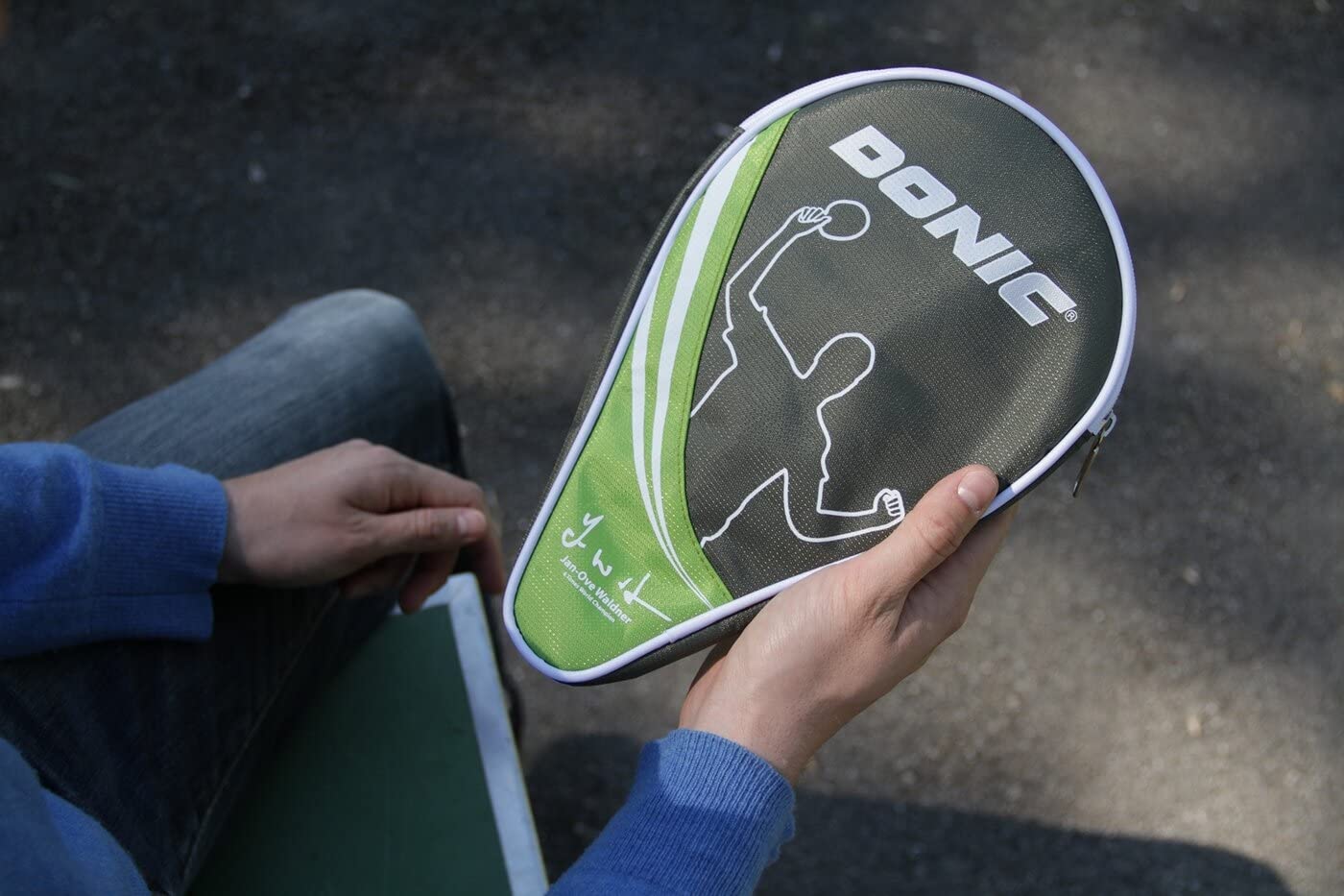 Donic-Schildkröt 818537 - Custodia per racchetta da ping pong con scomparto extra per 3 palline