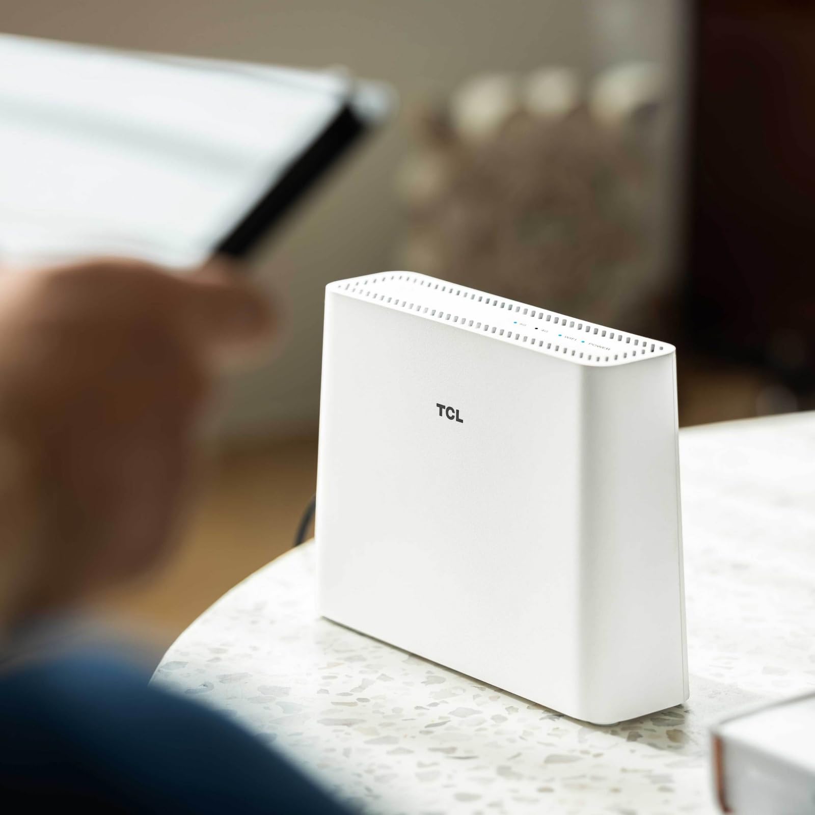 TCL LINKHUB 5G HH515L - CPE 5G con Wi-Fi 6 e antenna ad alto guadagno, download fino a 4,67 Gbps, upload fino a 1,25 Gbps, fino a 128 dispositivi