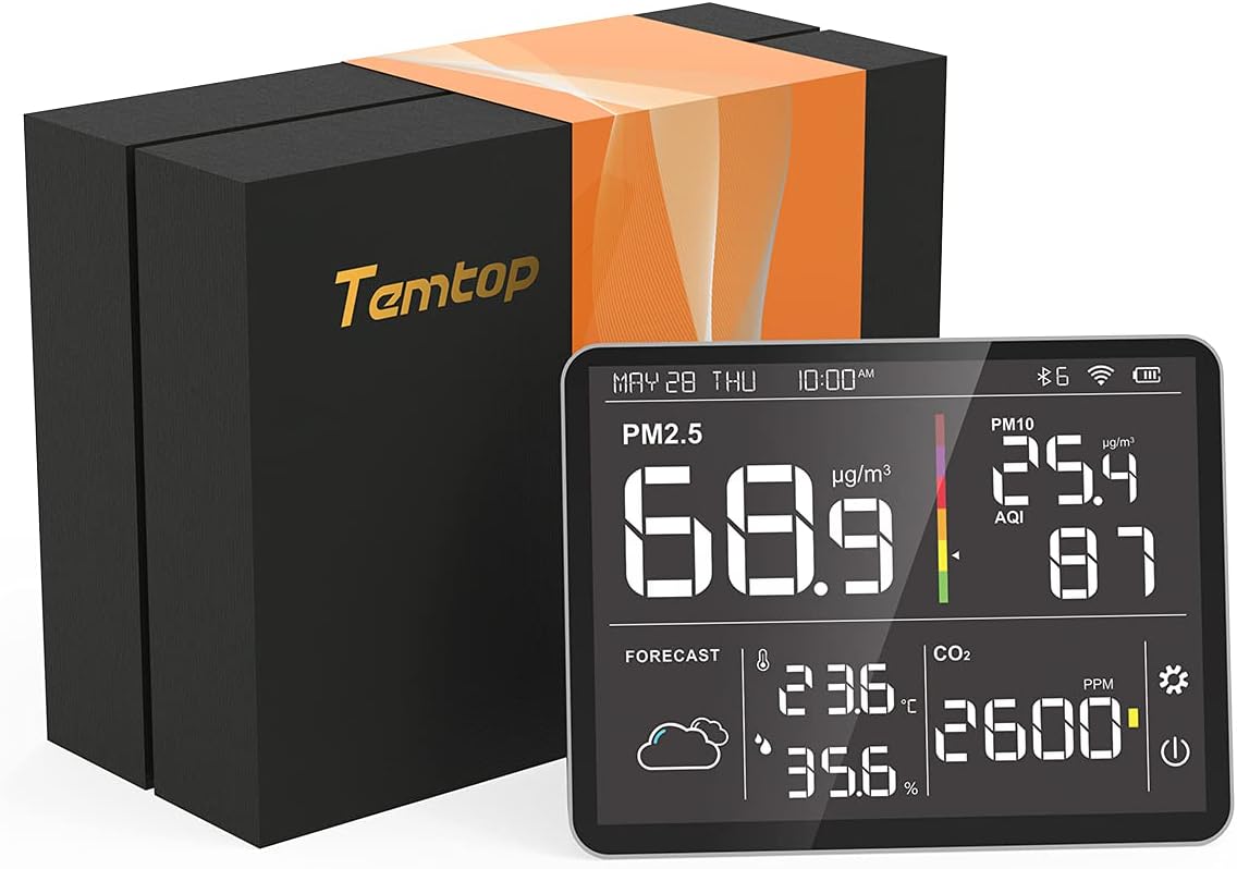 The Temtop M100 Air Station next to its black packaging box, showing the device and its presentation.