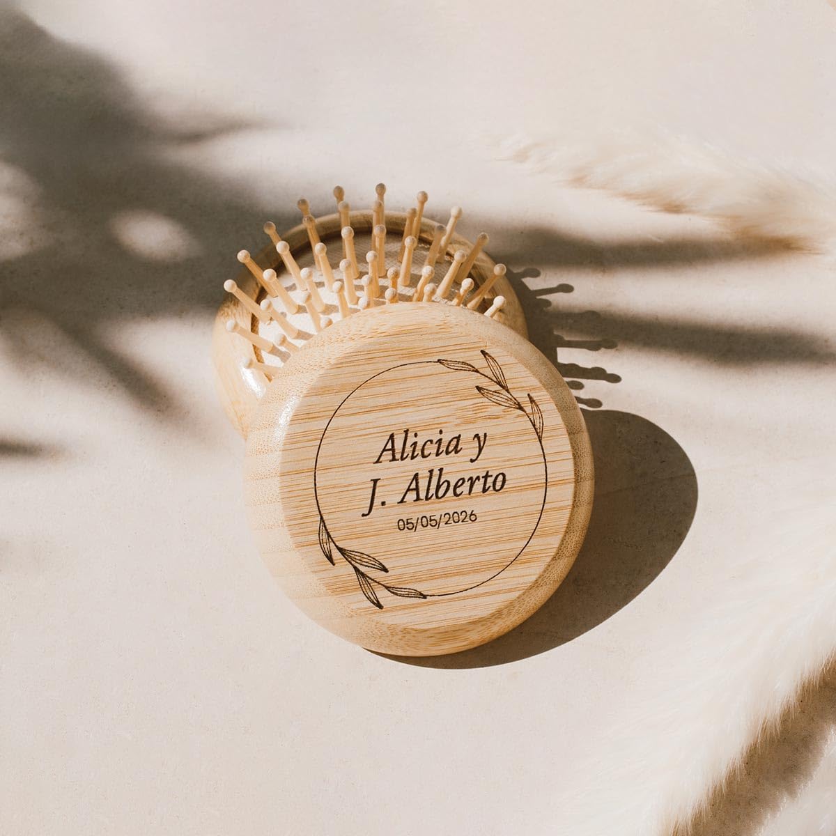 Peine madera natural con espejo personalizado boda – Pack de 15 Peines plegables con espejo de bolsillo, detalle invitados boda útil, regalo invitadas personalizado con nombre