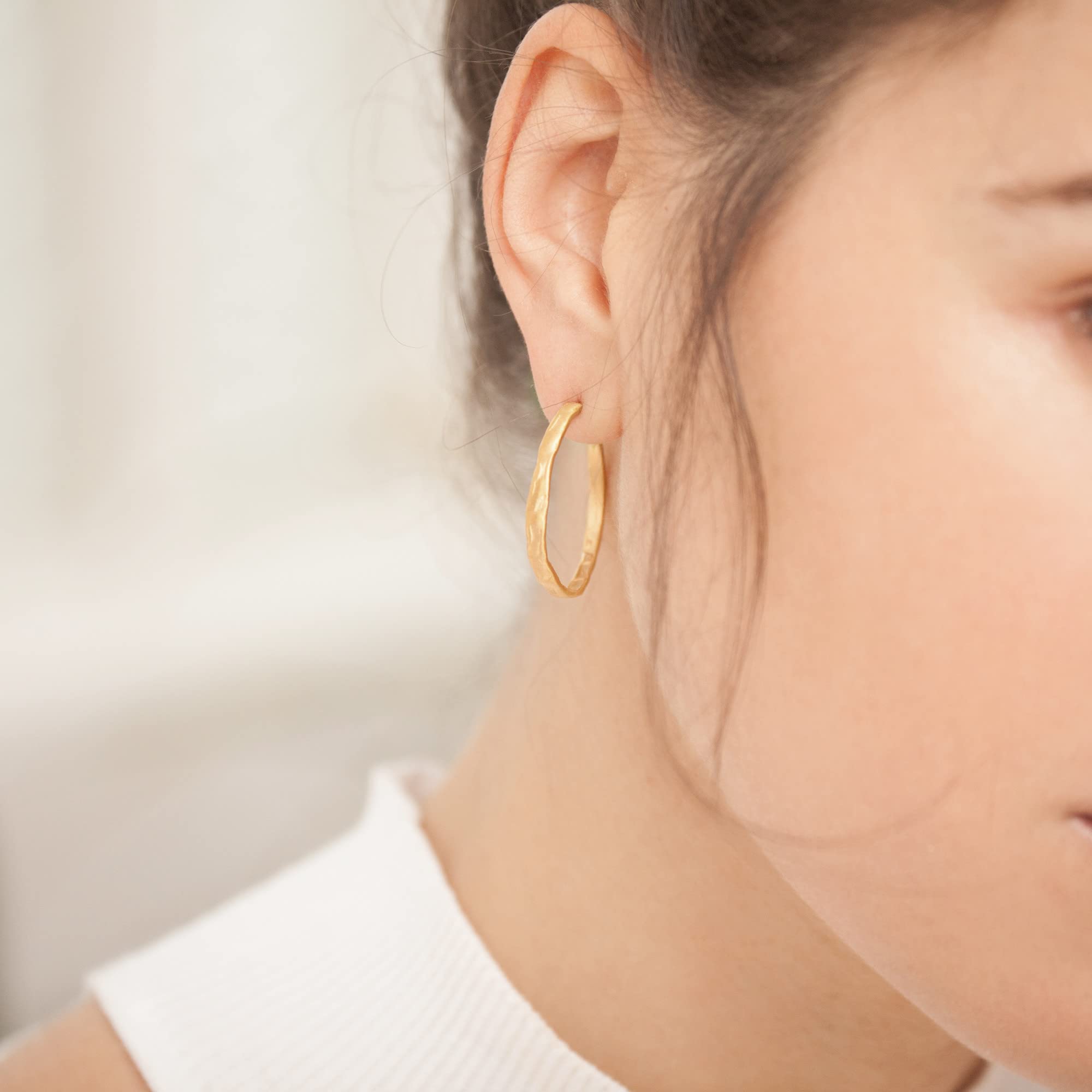 PENDIENTES DORADOS ESTERGOLD | Diseñados por laboratorio Joidart | Colección Estergold | Metal con baño de oro de 24 K