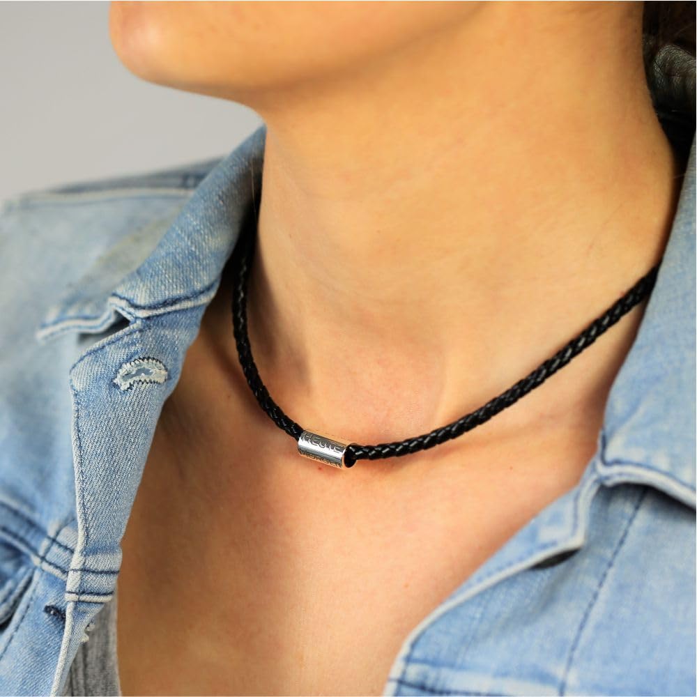 Herrenkette mit Gravur 925 Silber Anhänger Männerkette mit Namen Kette für Mann Leder besonderer Herrenschmuck Schriftrolle | HANDMADE IN GERMANY