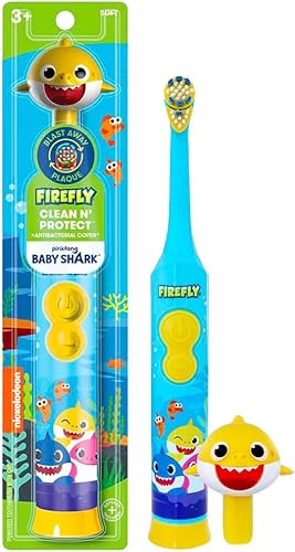 Firefly Clean N' Protect, cepillo de dientes Baby Shark con cubierta de personaje 3D, cerdas suaves, mango de agarre antideslizante, batería