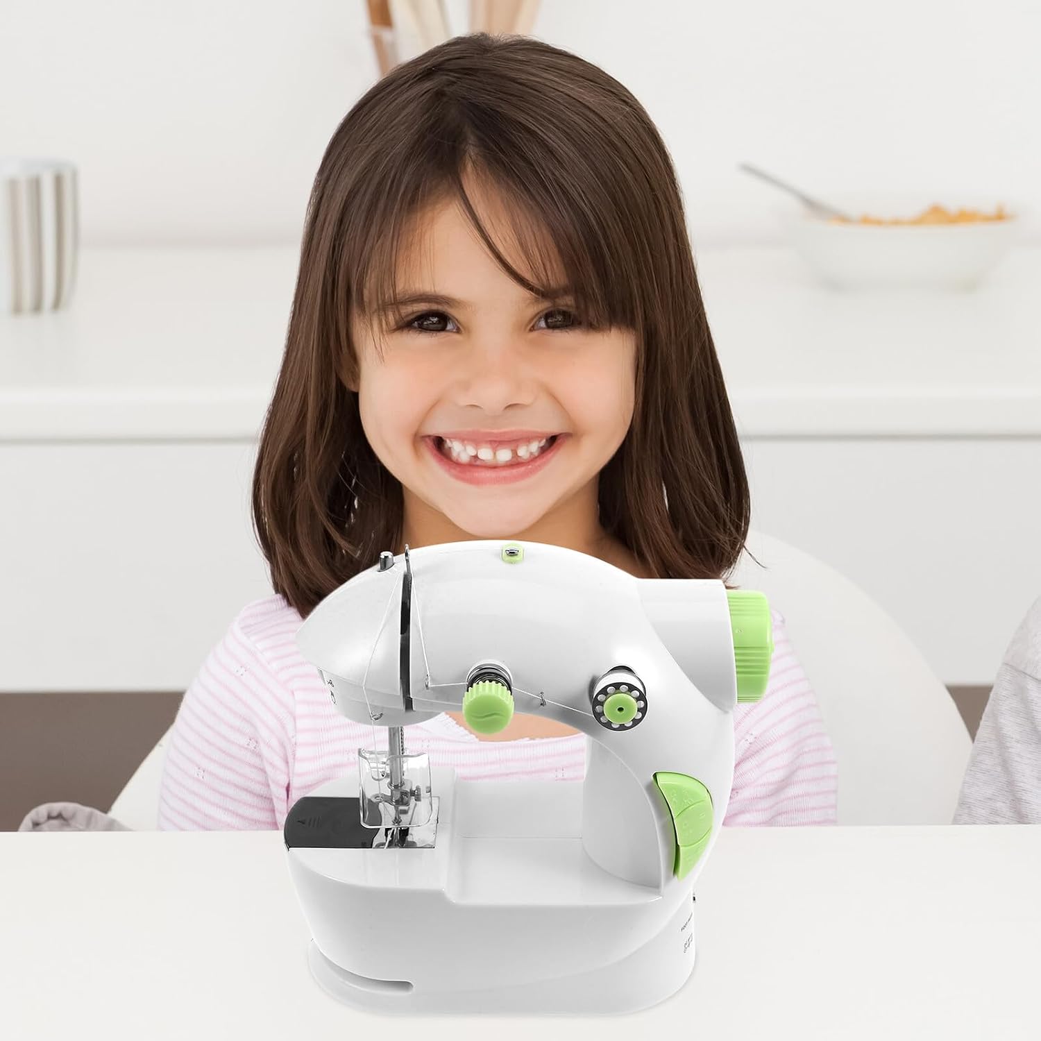 Mini Handheld Electric Sewing Machine for Kids, Quick Repairs
